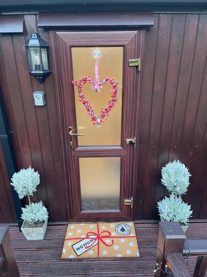 Lakeview Lodge, Builth Wells No Tradesmen Allowed المظهر الخارجي الصورة