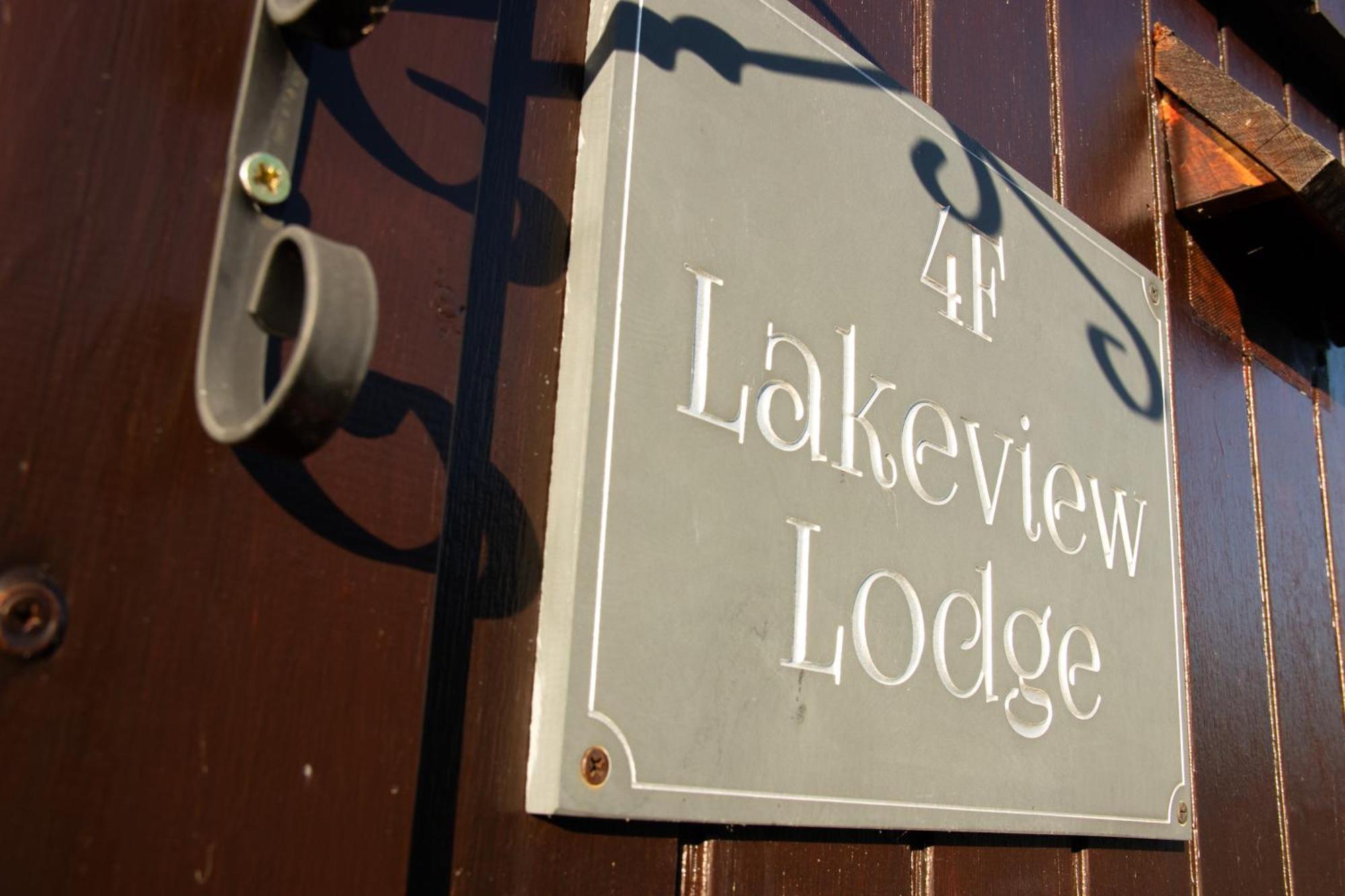 Lakeview Lodge, Builth Wells No Tradesmen Allowed المظهر الخارجي الصورة