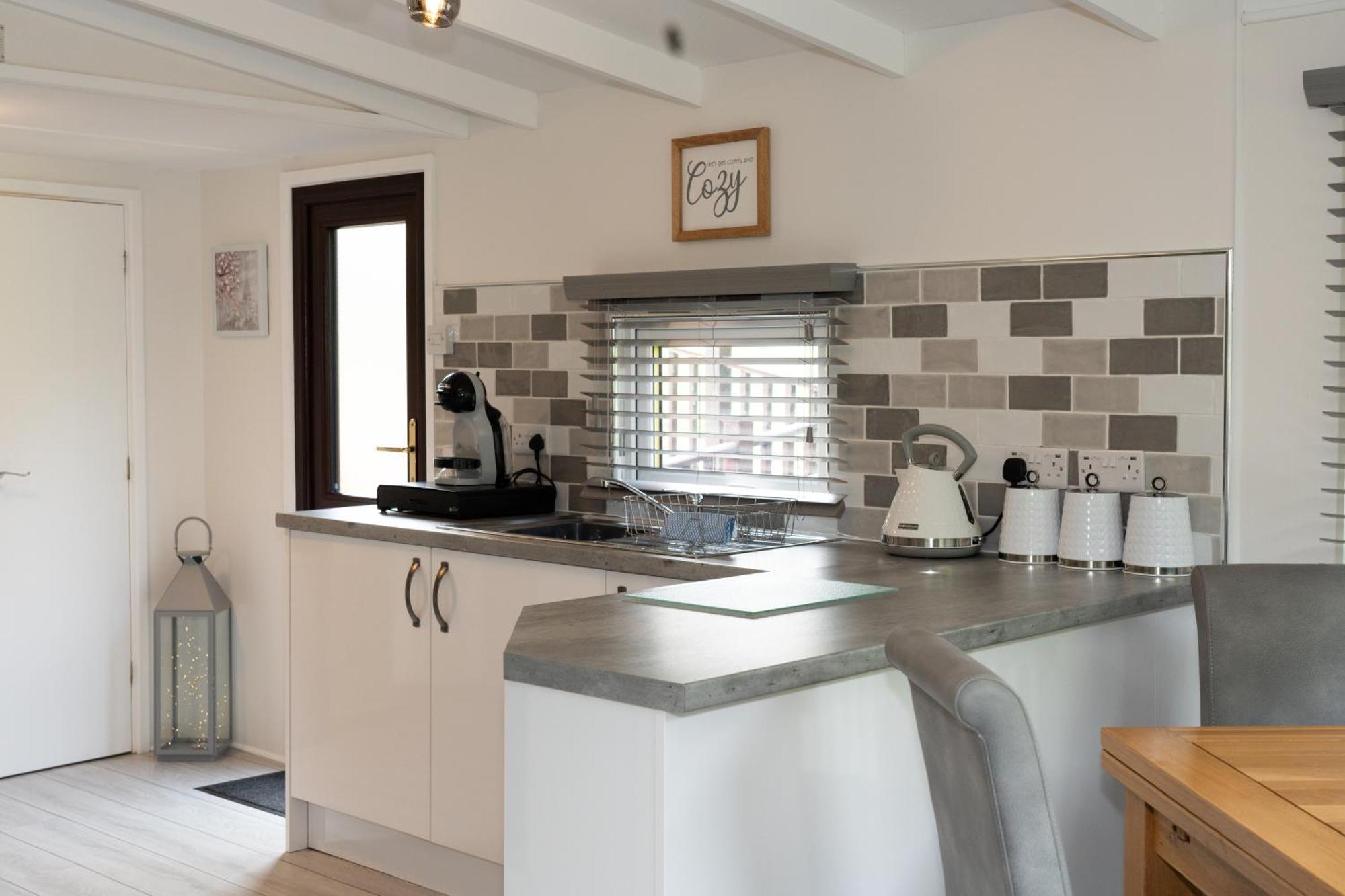Lakeview Lodge, Builth Wells No Tradesmen Allowed المظهر الخارجي الصورة
